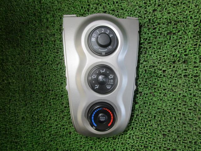 NCP91 ヴィッツ　エアコンスイッチ　楽々メルカリ便 楽天市場】【中古】55900-52570 ヴィッツ TOYOTA 純正 エアコン