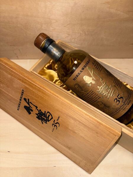 NIKKA WHISKY ニッカ 竹鶴 35年 木箱入り 空瓶と木箱 古酒 WHISKY 箱付