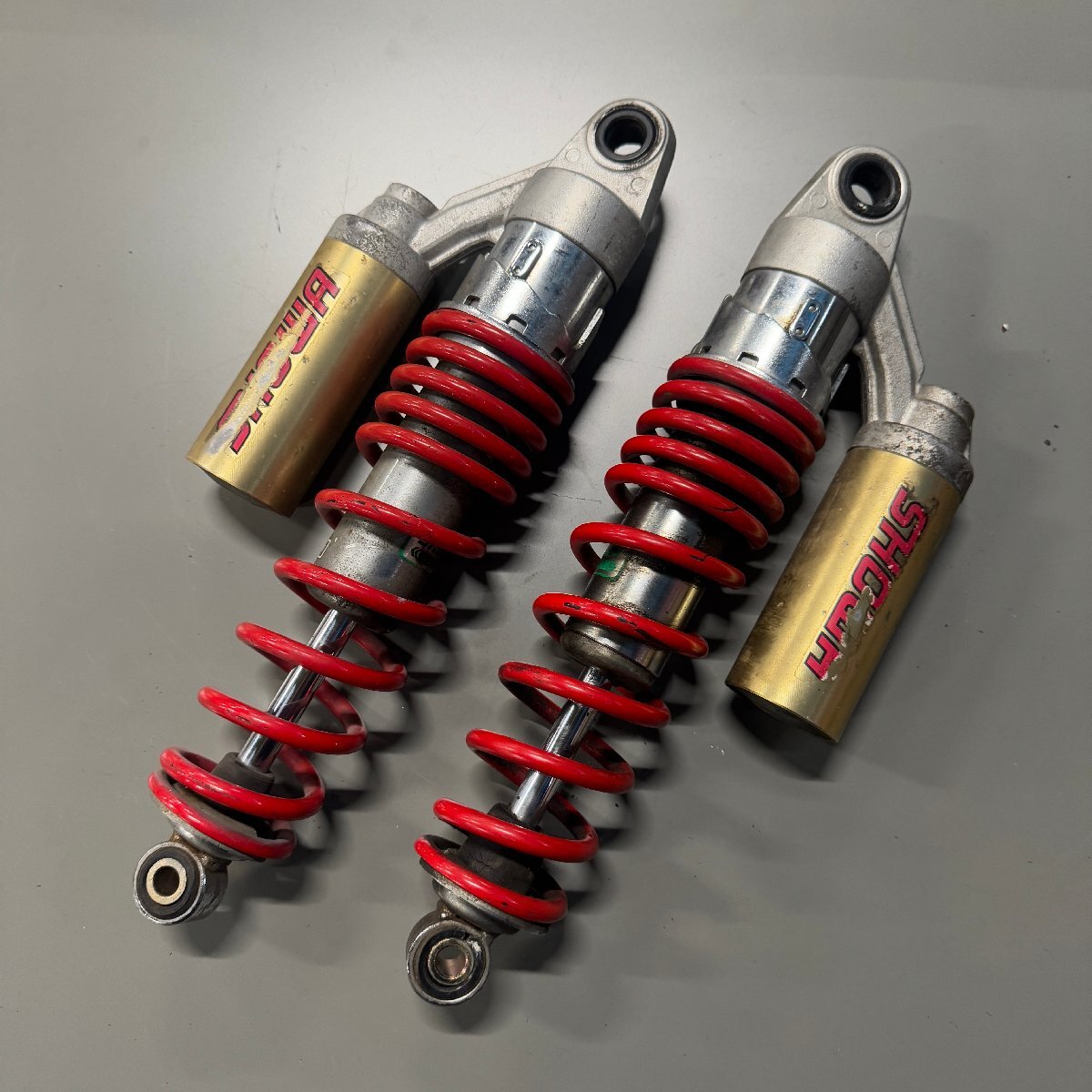 SHOWA ダブルショックサスペンション ゴールドレッド Yahoo!オークション -「showa サスペンション」(リア) (ホンダ用