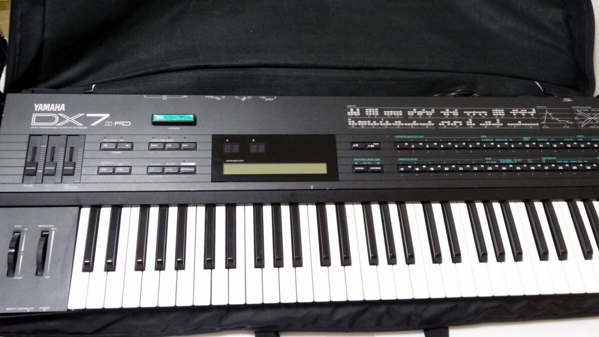 完動・劣化無し YAMAHA DX7 純正フライトケース付 Yahoo!オークション -「yamaha dx7 ケース」の落札相場・落札価格