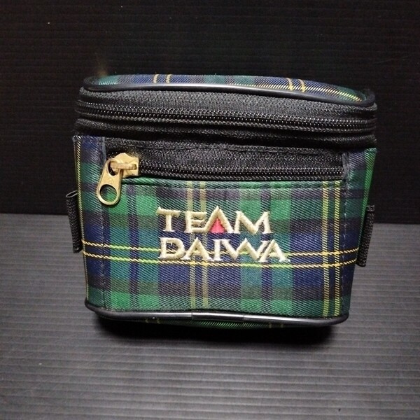 ● TEAM DAIWA「ベルトポーチ」チェック柄 ポーチ ダイワ
