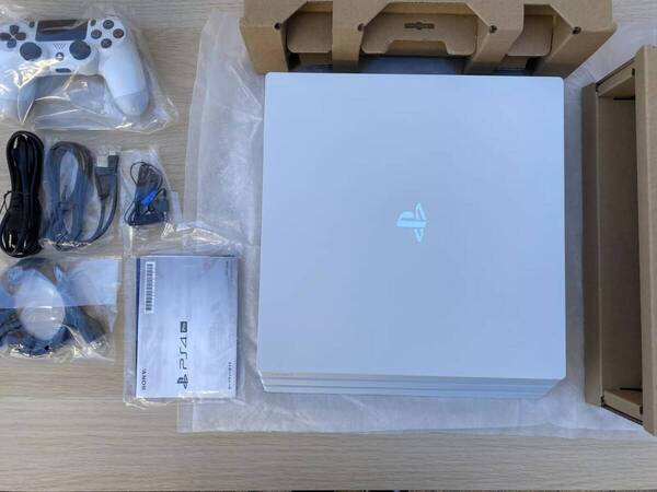 PlayStation4 Pro 本体 グレイシャー ホワイト 1TB CUH-7200BB02 美品