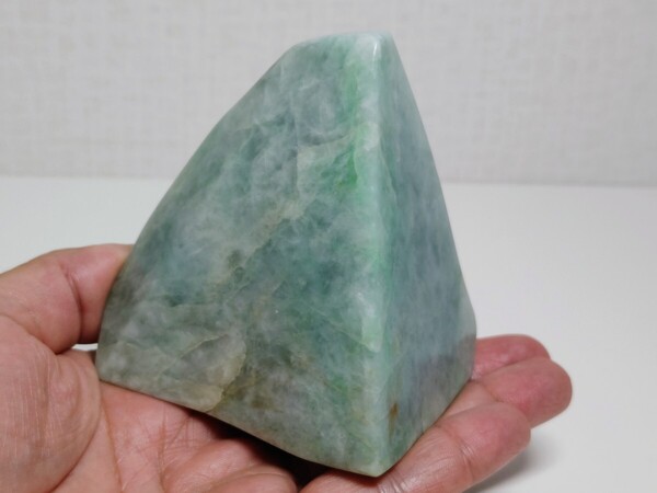 【淡緑】★515g★ 翡翠 ヒスイ 原石 翡翠原石 鑑賞石 自然石 誕生石 鉱石 鉱物 水石 宝石 置石 インテリア