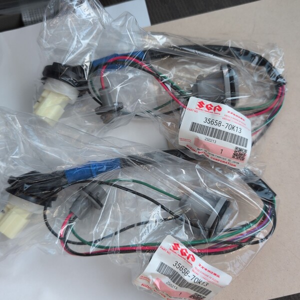 ④即決送料込み スズキワゴンRスティングレーターボ MH23Sテールランプハーネスソケット左右分2個セット純正品番35658-70K13⑧