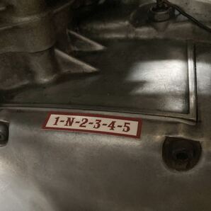 送料無料 シフトパターンステッカー 横 赤 5速 車検 ハーレー チョッパー SR XS W1 ショベル エボ 883 トライアンフ T140 T120 T100 大型