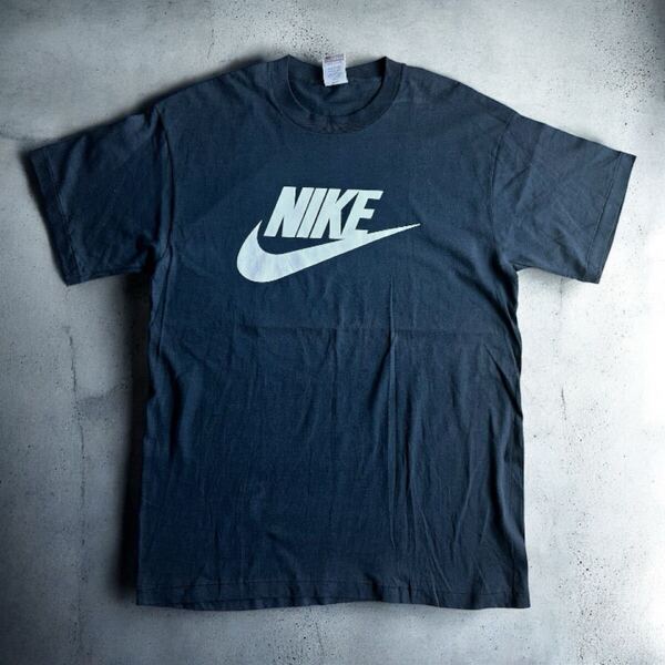 90s USA製 NIKE ビッグロゴ Tシャツ スミクロ Lサイズ タグカット 雰囲気系 ヴィンテージ古着 ナイキ シングルステッチ 半袖 ブラック