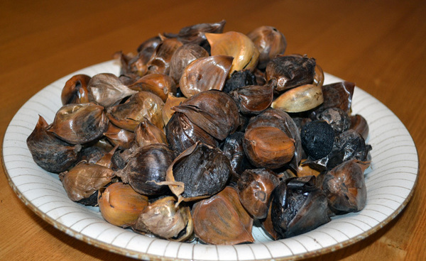 d 訳あり ジャンボ黒にんにく L~2Lサイズ プルーンの様な味 超甘い 自家製 1kg R7年 国産 調理師免許取得