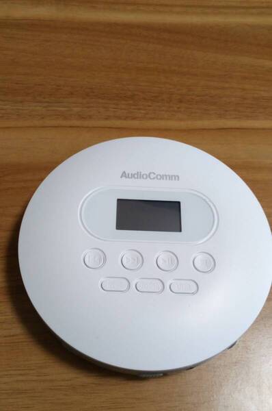 美品 ポータブルCDプレーヤー CDP-828Z オーム電機 ホワイト