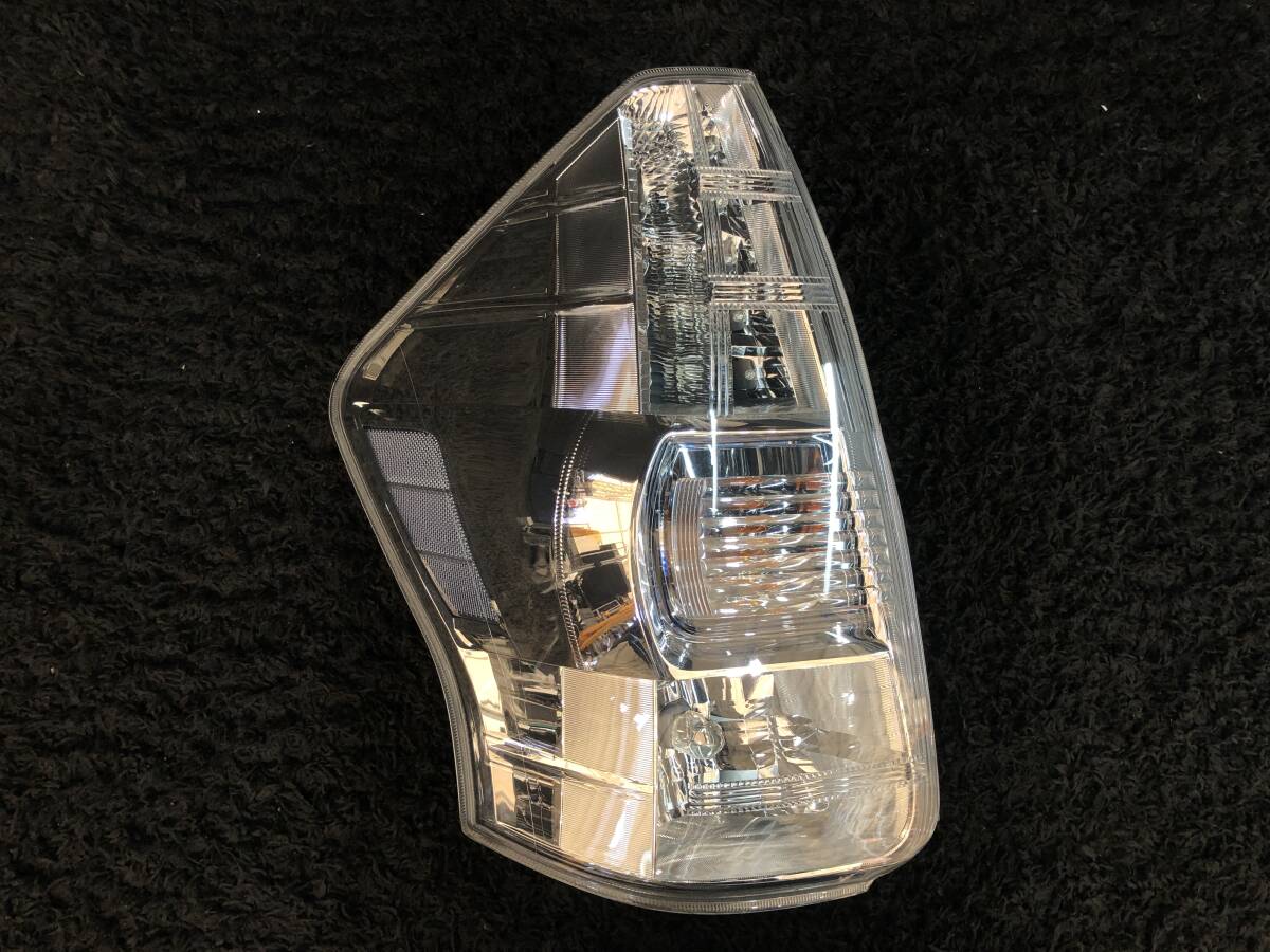 Yahoo!オークション -「zvw41 プリウスα」(テールライト