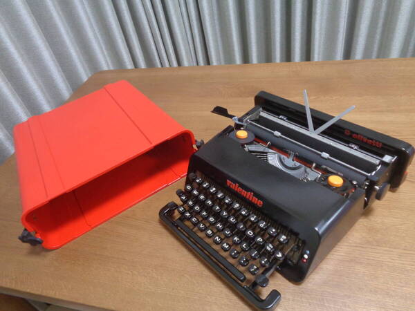 完動品 olivetti valentine s オリベッティタイプライター 時計じかけのオレンジ カスタムカラー 1969年製