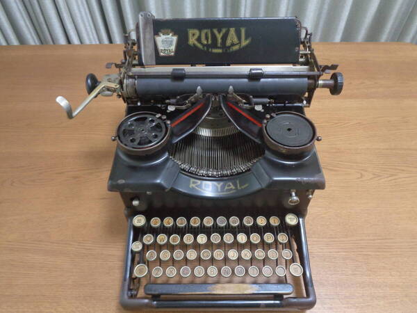 実働品 ROYAL 10 ロイヤルタイプライター 1918年製 ミザリー、バイオハザード