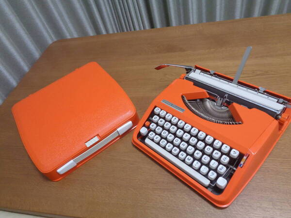 完動品 HERMES baby エルメスベイビータイプライター オレンジカラ― 1973年製