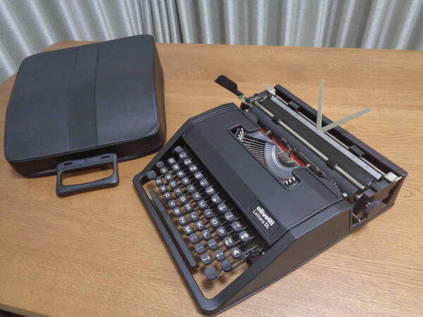 完動品 olivetti Lettera DL オリベッティタイプライター オールブラックカスタム