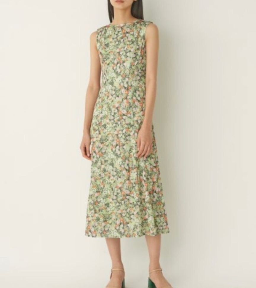 リリーブラウン　フラワーバックリボンカットワンピース