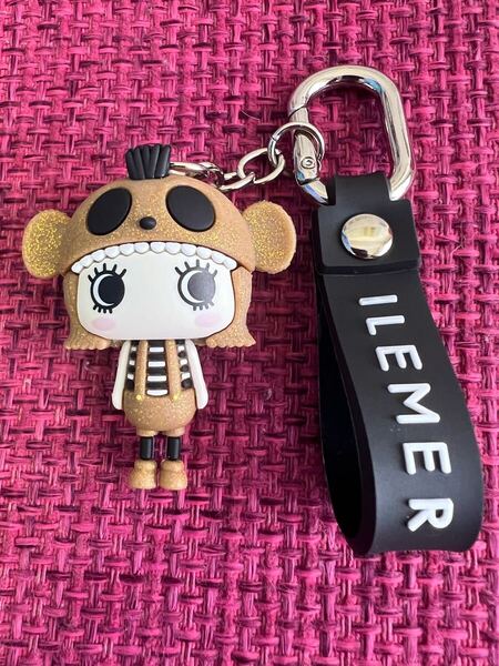 【新品未使用】ILMER イルメール ランダム ハッピーチャーム キーホルダー ストラップ ランダムチャーム ゴールドラメ