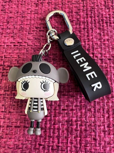 【新品未使用】ILEMER イルメール ハッピーチャーム キーホルダー グレー