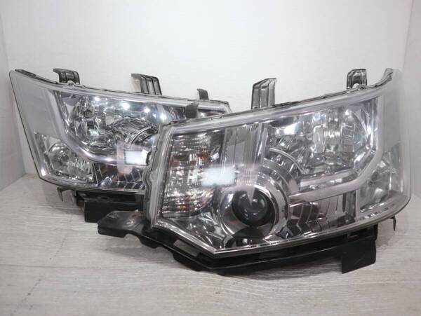 キレイ 破損なし 【コーティング済】 HID キセノン KOITO 100-87918 BR69-3 デリカD:5 デリカ D5 CV5W CV1W CV2W CV4W ヘッドライト 左右