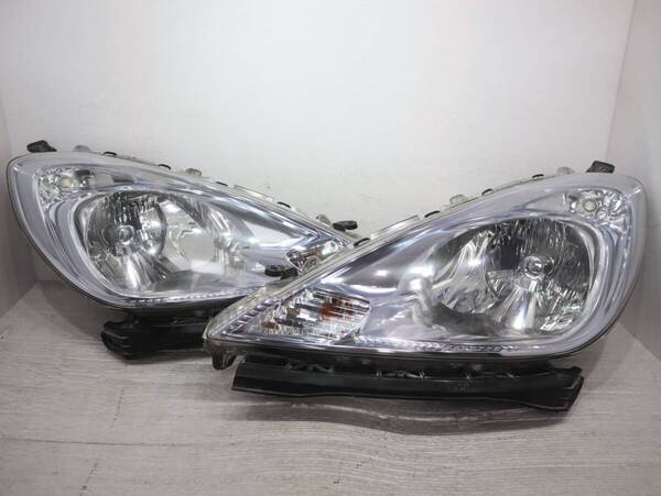 破損なし ブルー HID 【コーティング済】 キセノン 車検〇 P9604 迅速発送 管理BR69-11 フィット ハイブリッド GP1 GP4 ヘッドライト 左右