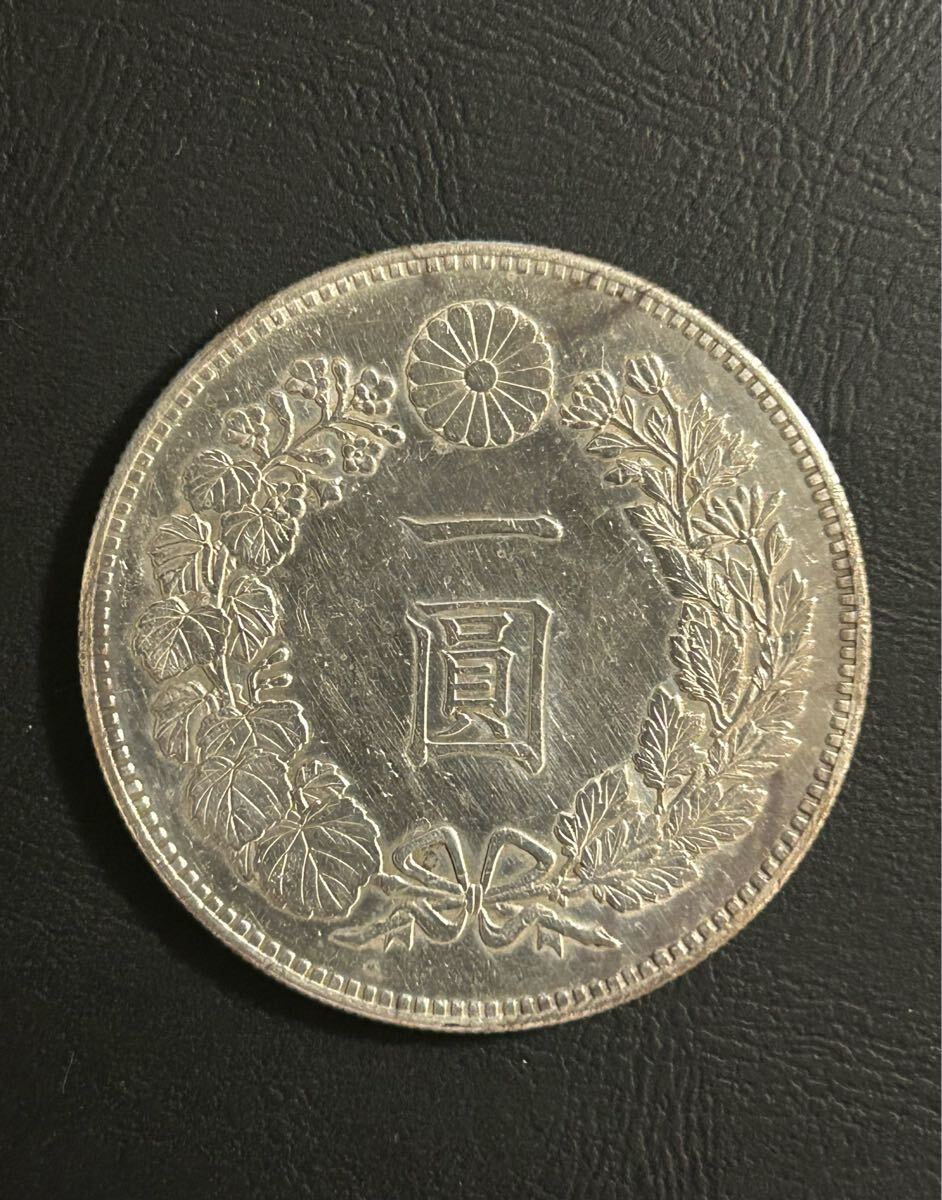 77 明治22年一円銀貨 77 明治22年一円銀貨