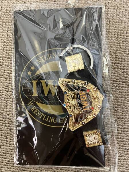 新日本プロレス IWGP世界ヘビー級チャンピオンベルト ストラップ 新品未開封
