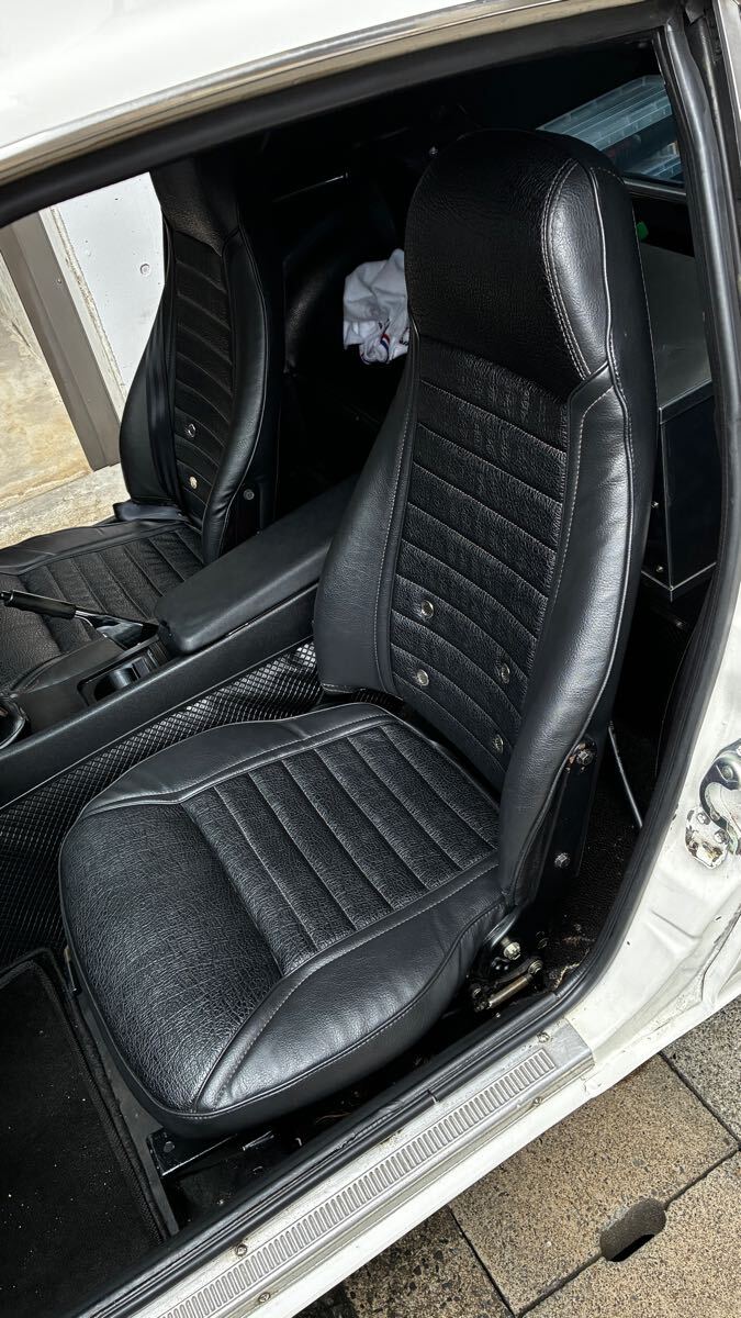 フェアレディz S30 240Z 純正フィルターブラケット　未使用 フェアレディz S30 240Z 純正フィルターブラケット 未使用