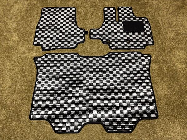 ■送料無料■ホンダ NBOXカスタム JF1/2 リアスライド付車 チェック白黒 フロアマット 日本産 新品(年式:H23年12月~H29年9月)