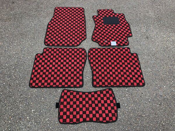 ■送料無料■トヨタ チェイサー マークⅡ クレスタ 100系 チェックレッド フロアマット 日本産 新品(年式:H8年9月~H16年11月)
