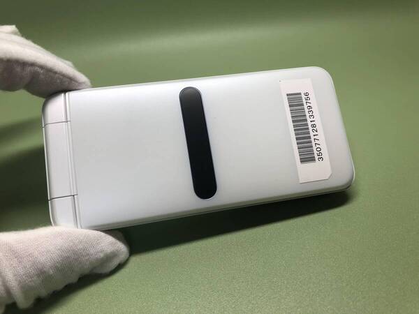 【Simロック解除済み】 au GRATINA KYF42 ホワイト 4G ガラケー -Y110