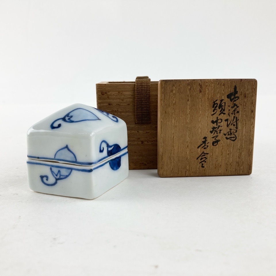 中国 古染付 一葉香合 時代箱 M R7144 2025年最新】Yahoo!オークション -古染付 香合の中古品・新品