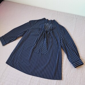 PATTERN fiona 結ばない 前リボン 7分袖 シャツ ブラウス カットソー 9 ゆったり 幅51 手洗い ブルー ストライプ 匿名 送料無料