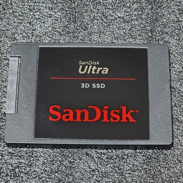 SanDisk Ultra 3D SSD(SDSSDH3-1T00) 1000GB/1TB SATA SSD 正常品 2.5インチ内蔵SSD フォーマット済 PCパーツ 動作確認済 960GB