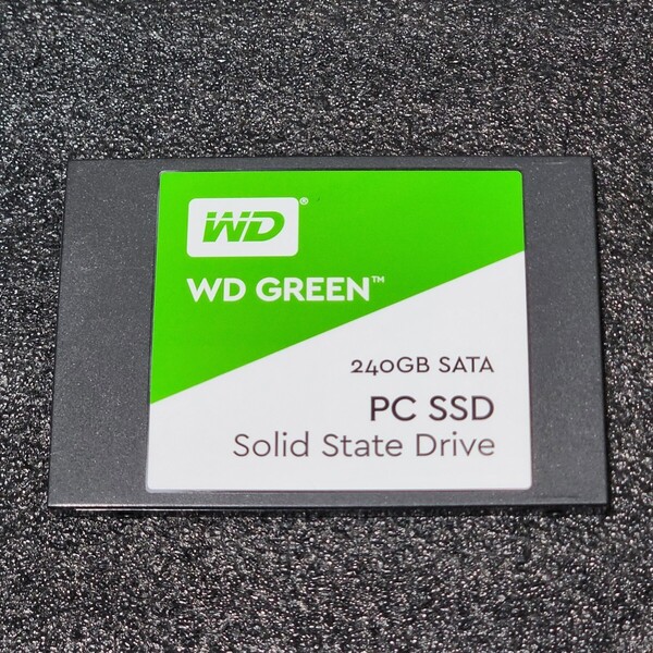 WesternDigtal WD GREEN(WDS240G1G0A-00SS50) 240GB SATA SSD 正常品 2.5インチ内蔵SSD フォーマット済 PCパーツ 動作確認済 250GB 256GB