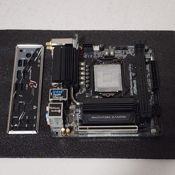 ASRock Z390 Phantom Gaming-ITX/ac IOパネル付属 LGA1151 Mini-ITXマザーボード 第8・9世代CPU対応 最新Bios 動作確認済 PCパーツ