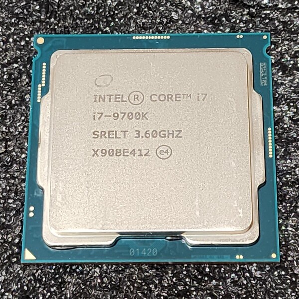CPU Intel Core i7 9700K 3.6GHz 8コア8スレッド CoffeeLake PCパーツ インテル 動作確認済み