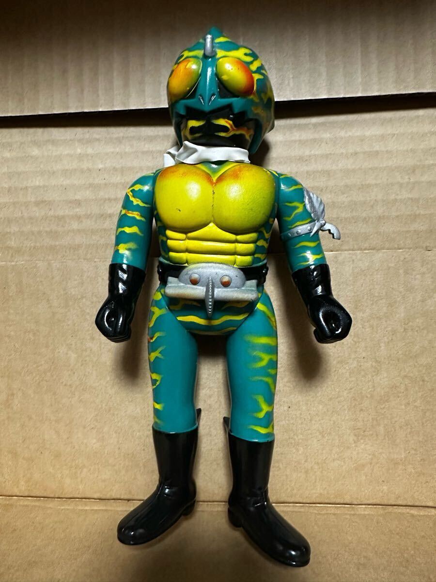 極美品 仮面ライダーアマゾン 旧バンダイ スタンダードサイズ Yahoo!オークション -「仮面ライダー アマゾン ソフビ」の落札