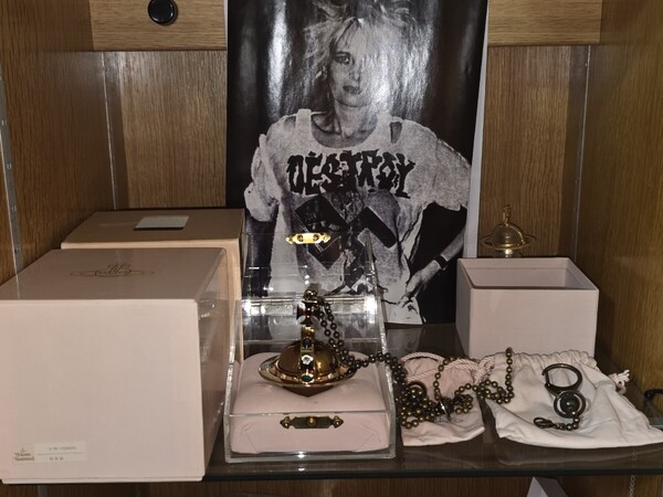 Vivienne Westwoodオーブライター初期3000個限定 ゴールド