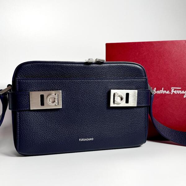 現行 定価23万円 Salvatore Ferragamo サルヴァトーレ フェラガモ ガンチーニ ショルダーバッグ クロスボディ レザー 斜めがけ 肩がけ 本革