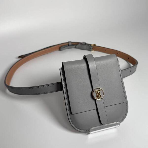 Burberry バーバリー ウエストポーチ ショルダーバッグ レザー 小物入れ 小物ケース カードケース ポシェット サコッシュ 革小物 本革