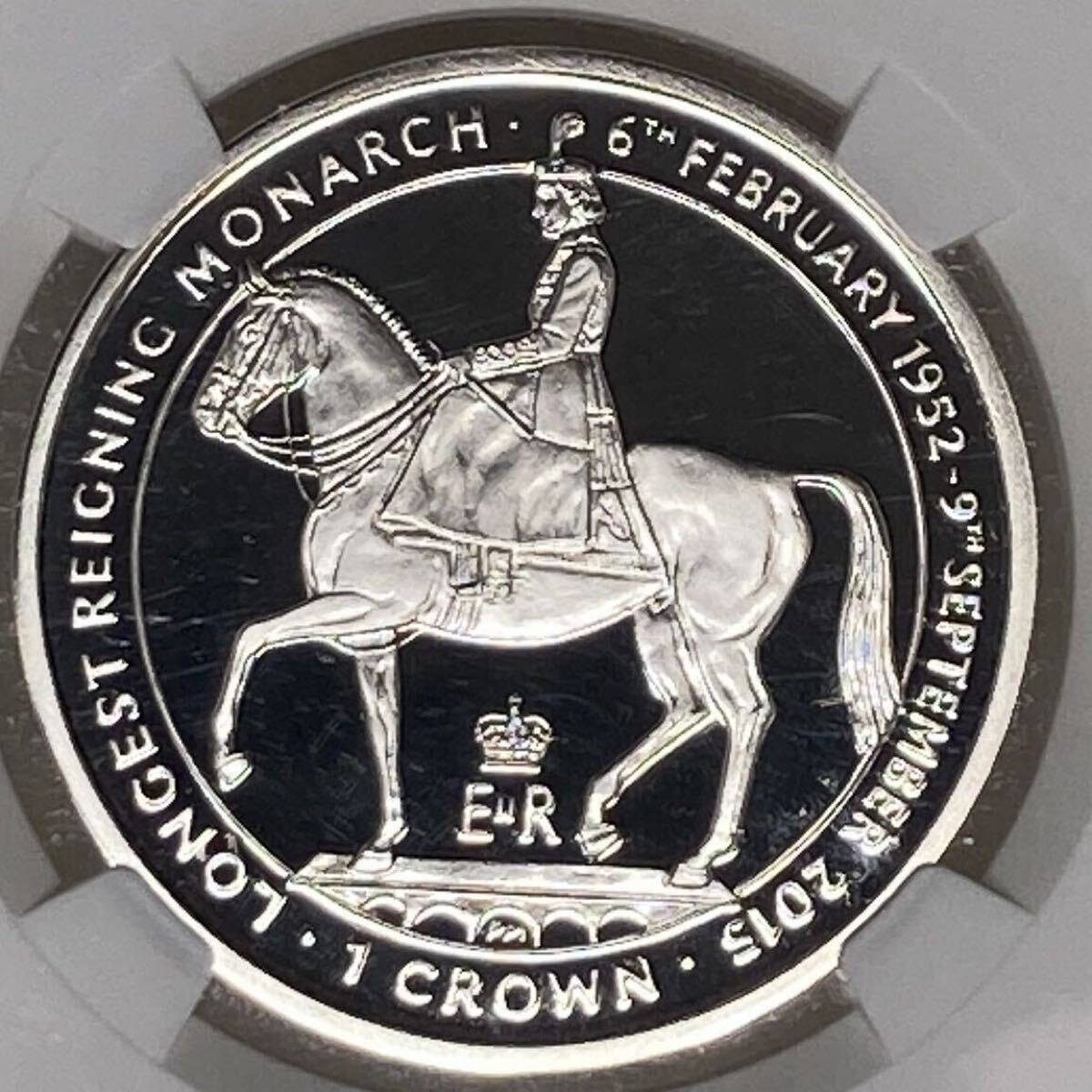 2015 マン島エリザベス女王在位最長記念プルーフ銀貨 NGC PF70UC② 2015 マン島エリザベス女王在位最長記念プルーフ銀貨 NGC