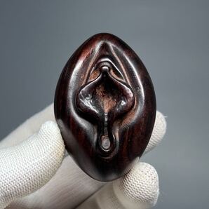 紫檀木 唐木 黑檀 古美術 縁起物 根付 春画 女陰 女性器 高級木彫り 木製