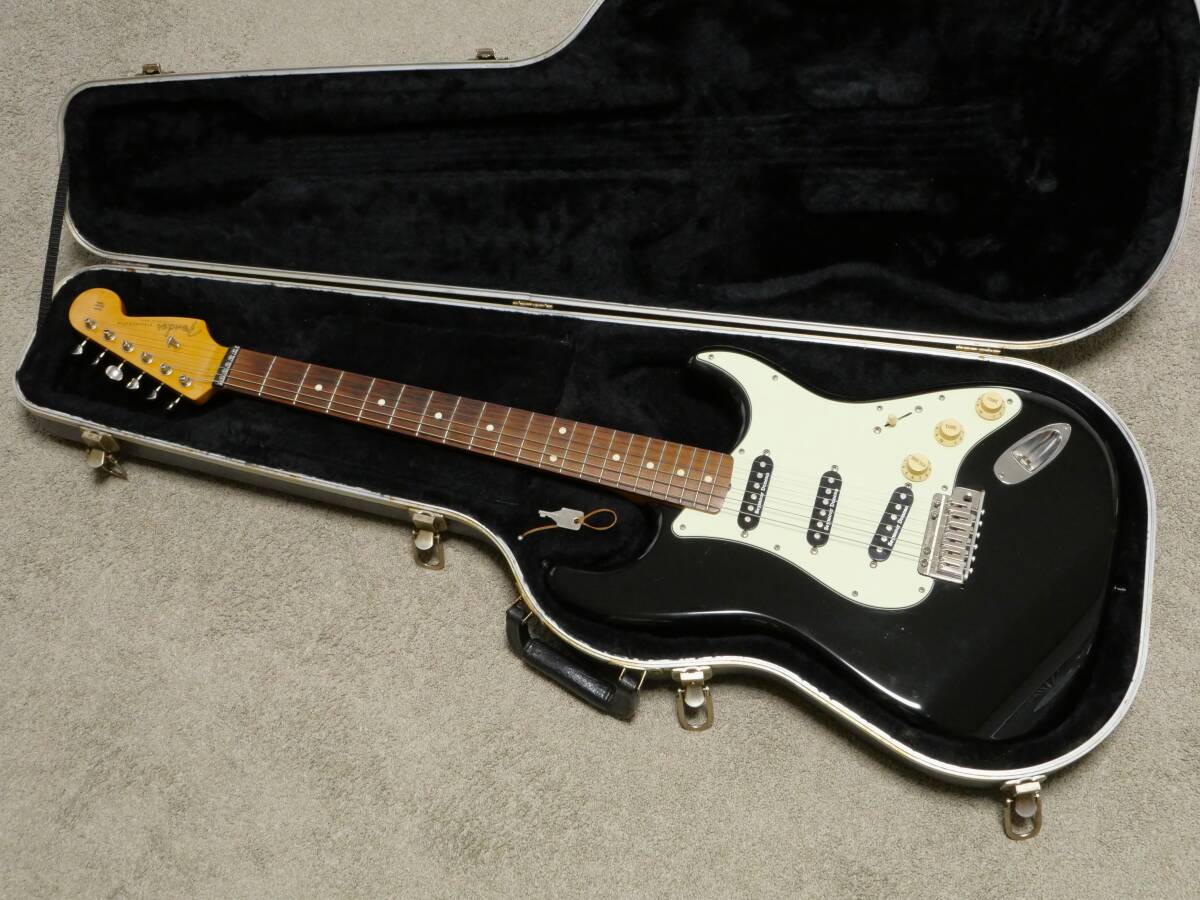 Fender Japan ストラトキャスター ハードケース付 Yahoo!オークション -「ハードケース付き」(JAPAN) (フェンダー