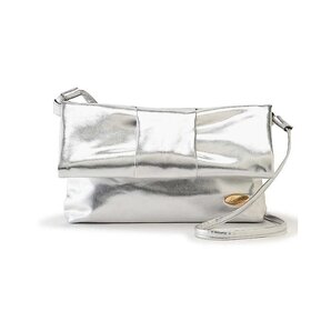 &by P&D アンドバイ ピンキー&ダイアン リボン クラッチ バッグ 新品 シルバー