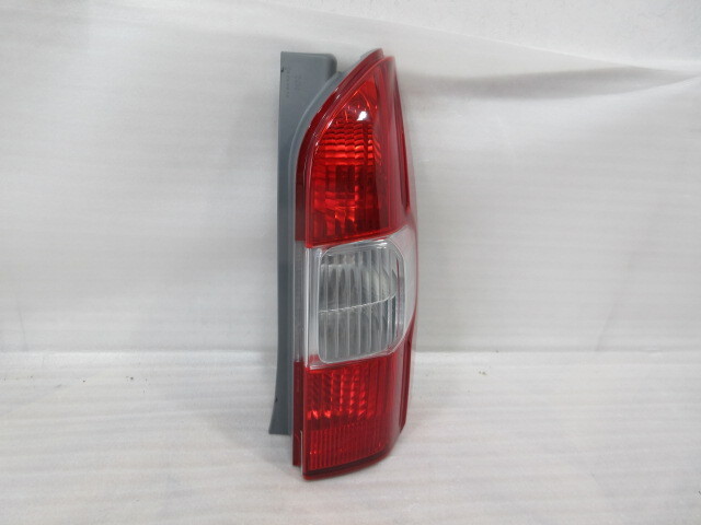 テールランプASSY 右側　トヨタ プロボックス DBE-NCP160V 51dnO5s7i2L._UF350,350_QL50_.jpg