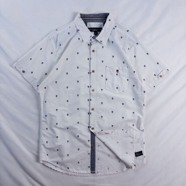 US Vintage TRUTH. SUBSTANCE コットン60% ポリエステル40% 髑髏 ドクロ 骸骨 ポップ イラスト パッチ ホワイト 白 総柄 デザインシャツ