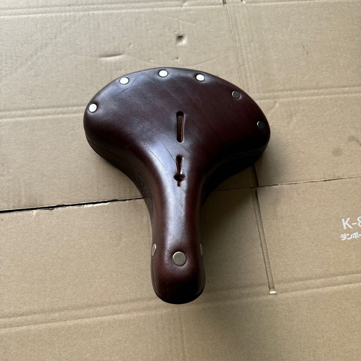 イディアル(IDEALE)革サドル 80 黒 1970年代 ビンテージ 未使用品 Yahoo!オークション -「革サドル ヴィンテージ」(パーツ