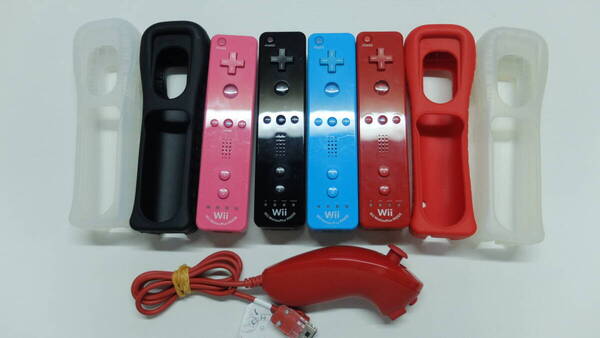 WiiU/Wiiリモコンプラス/リモコン まとめて4個セット アオ/クロ/ピンク/アカ ジャケット/ヌンチャク付属 管理番号:E