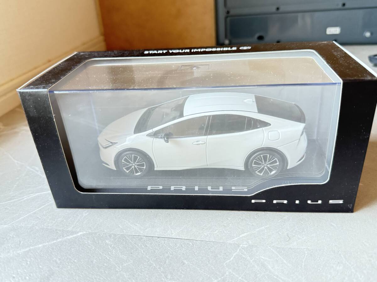 トヨタ　60プリウス　ミニカー　プラチナホワイトパールマイカ　089 Amazon | 1/30 ミニカー 新型プリウス 2023年 最新型 非売品