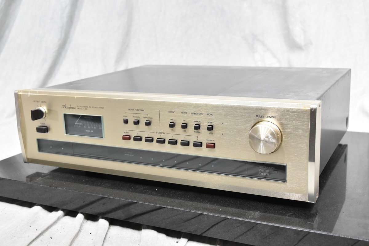 Accuphase アキュフェーズ　FM専用チューナー　T-105 Accuphase T-105