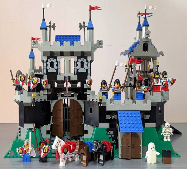 レゴ LEGO 6090 ロイヤルキング城 1/3 Royal Knight's Castle 旗 盾 ロイヤルナイト お城 キャッスル ミニフィグ 説明書