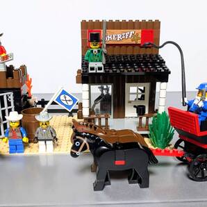 レゴ LEGO 部品取り用 馬車 旗 盗賊 保安官 牢屋 留置所 騎兵隊 ウエスタン カウボーイ ミニフィグ Gold City Junction Sheriff's Lock-Up